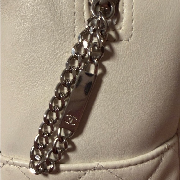 Classic Auth. Chanel Cambon Bag - Picture 11 of 12